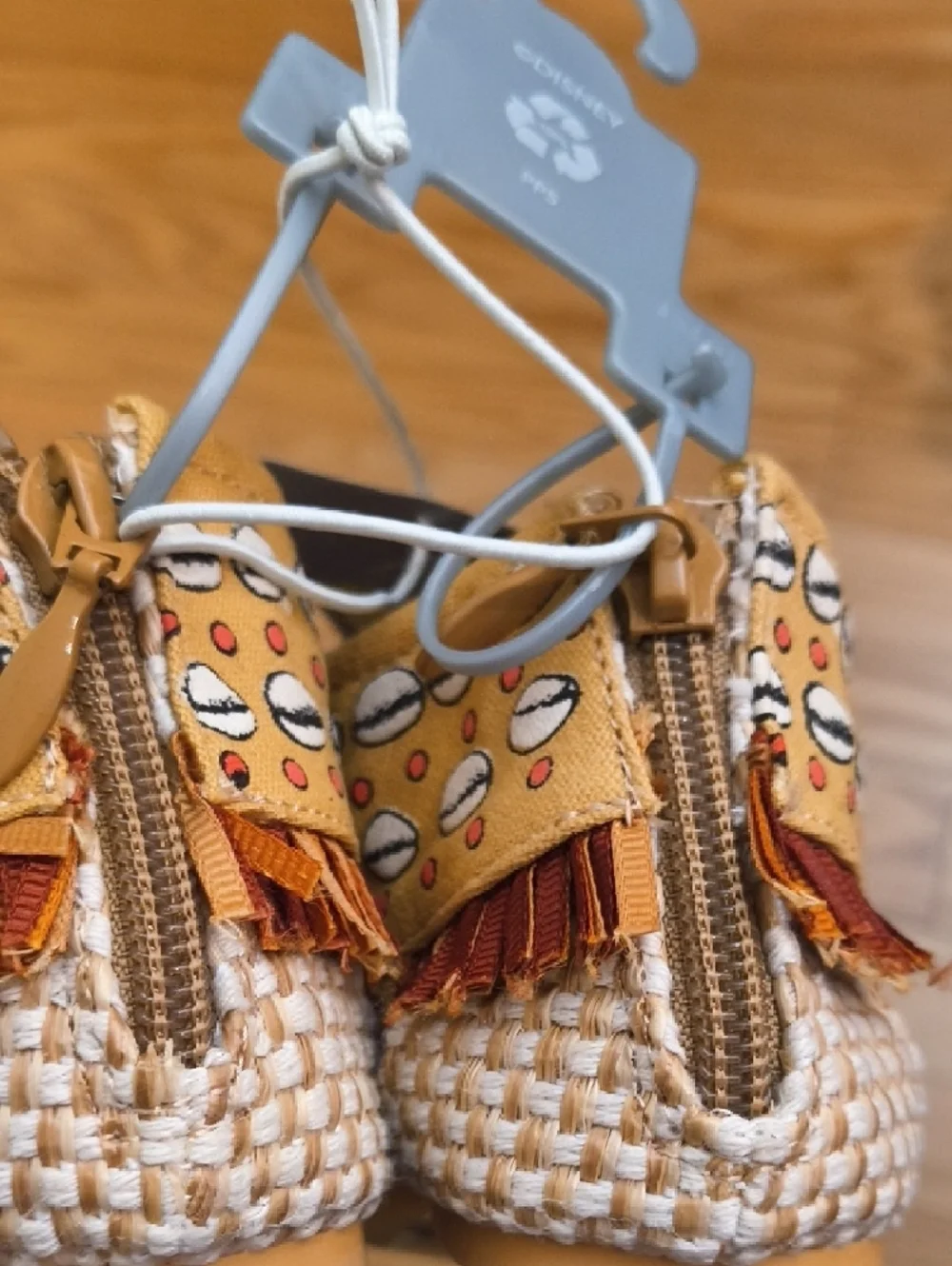 Disney Moana Sandals Size 7/8 NWT
